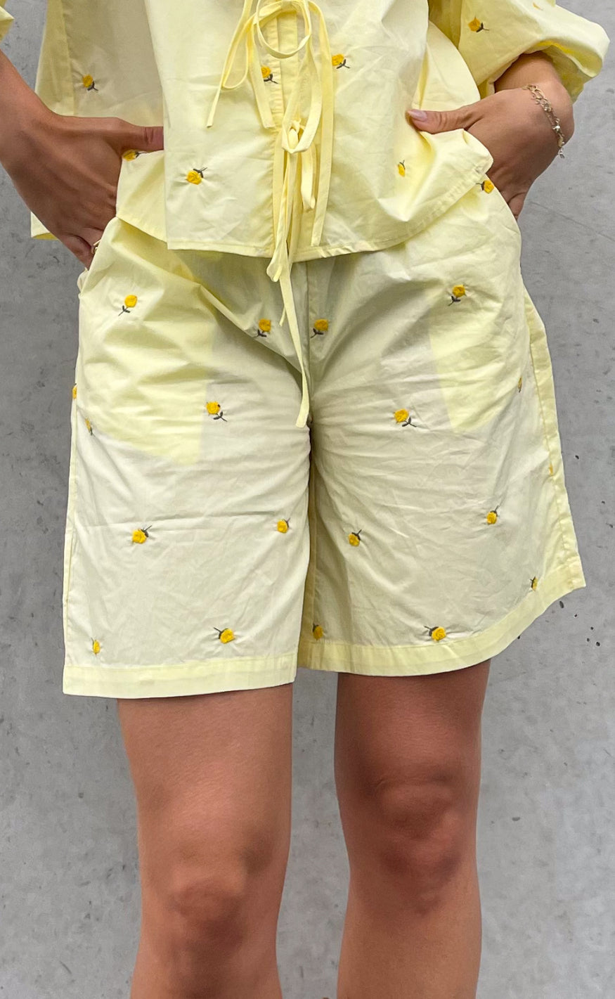 Noella Shorts - Asia - Pale Yellow W. Flower