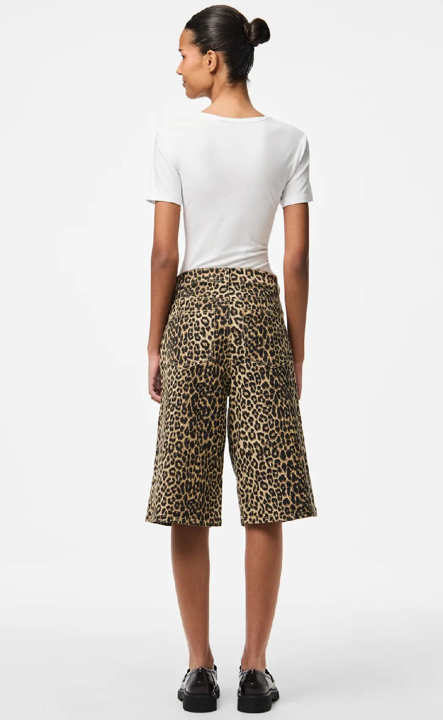 Pieces Shorts - Salume - White Pepper Leo