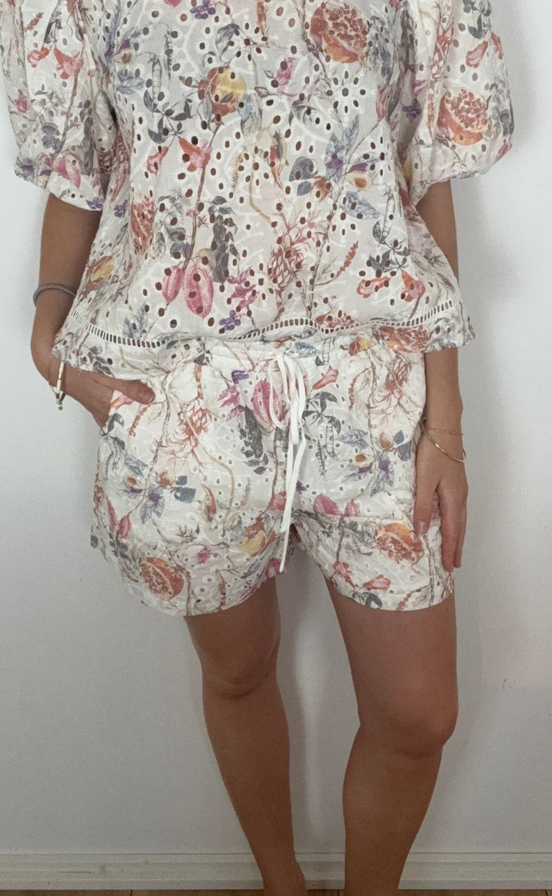 Continue Shorts - Lis - Print Embrodery