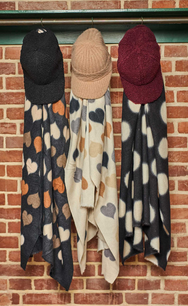 Black Colour Skjerf - Rumi Heart - Creme