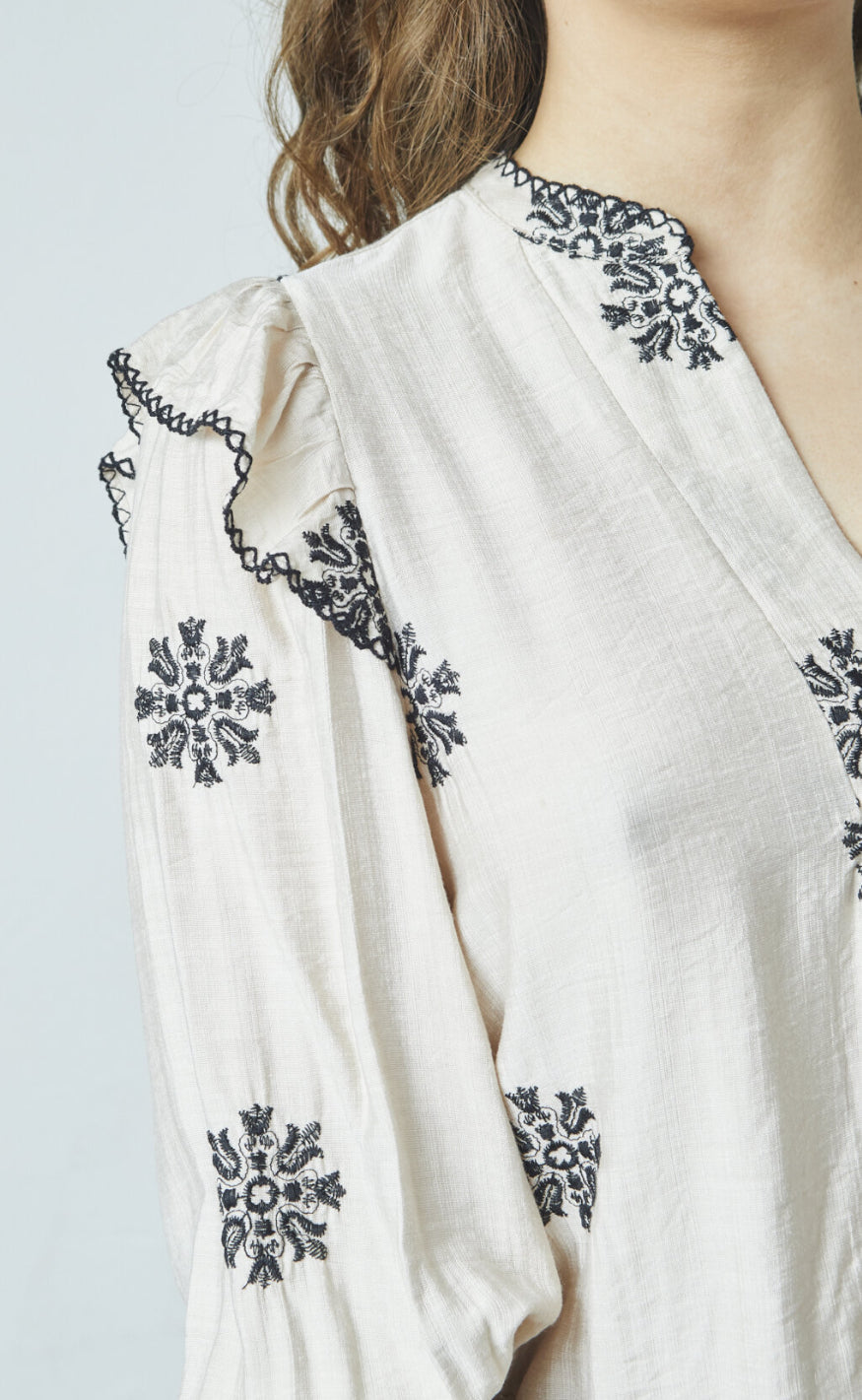 Love & Divine Skjorte - Love1347 - Bamboo/Black Flower