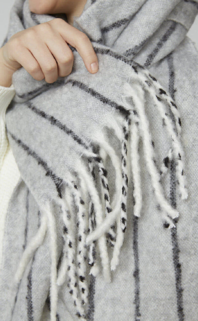 Sisters Point Skjerf - Scarf-494 - L. Grey Mel/Black