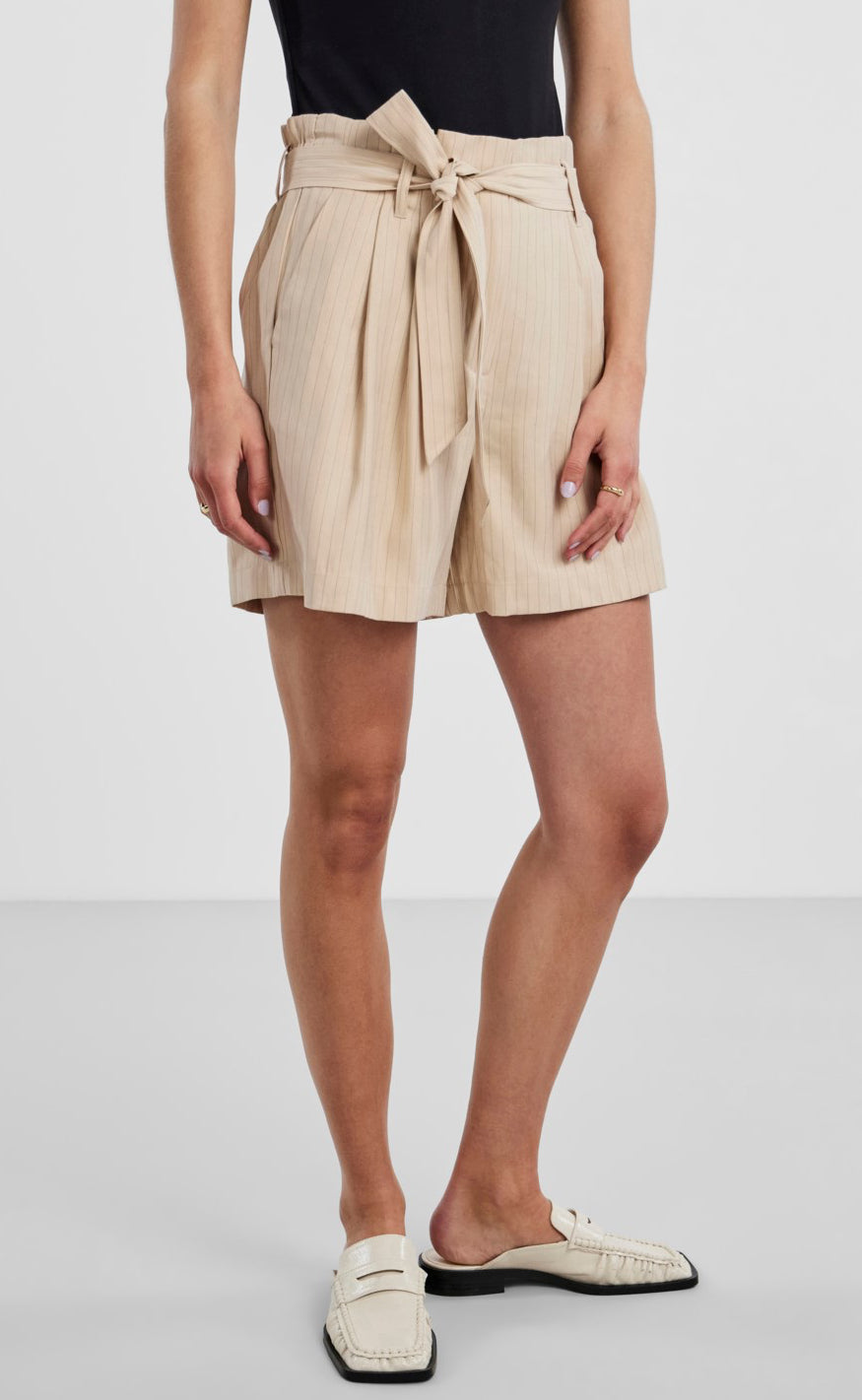 YAS Shorts - Pina - Cement