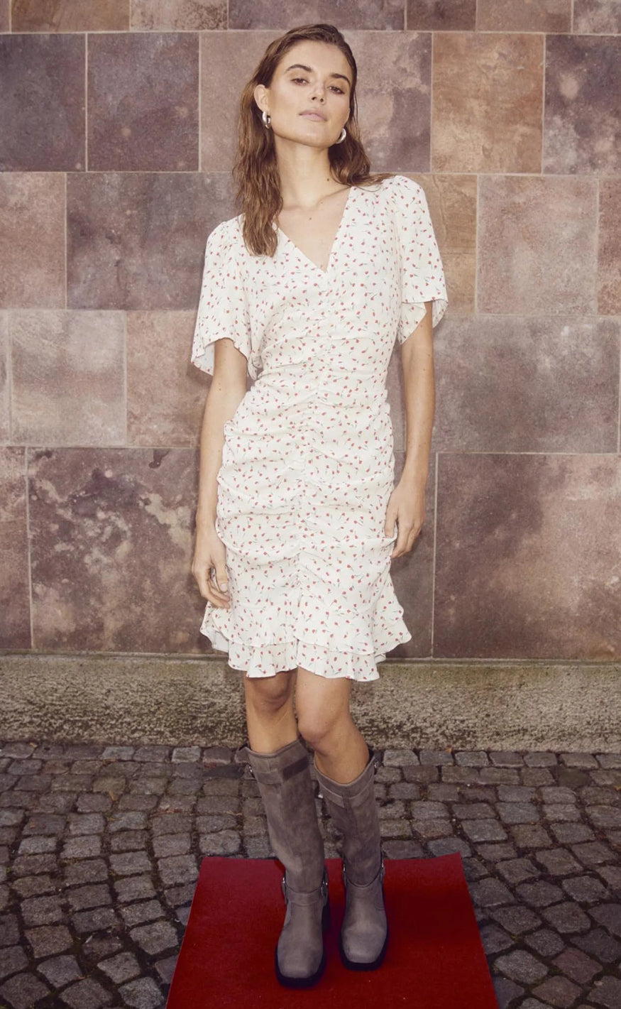 Noella Kjole - Sloane - Cream/Red Mini Flower