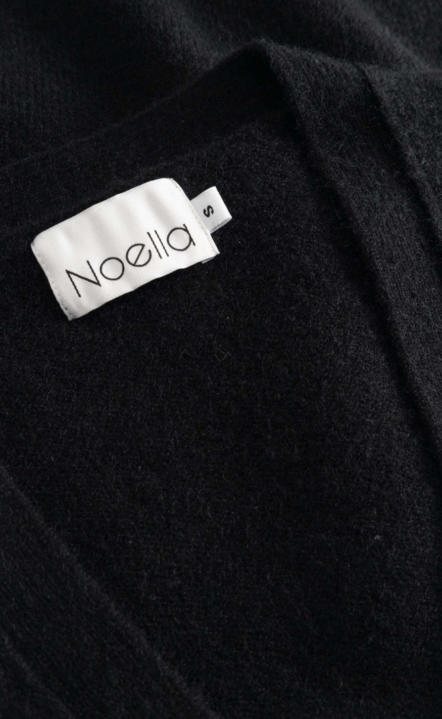 Noella Genser - Lenyx - Black