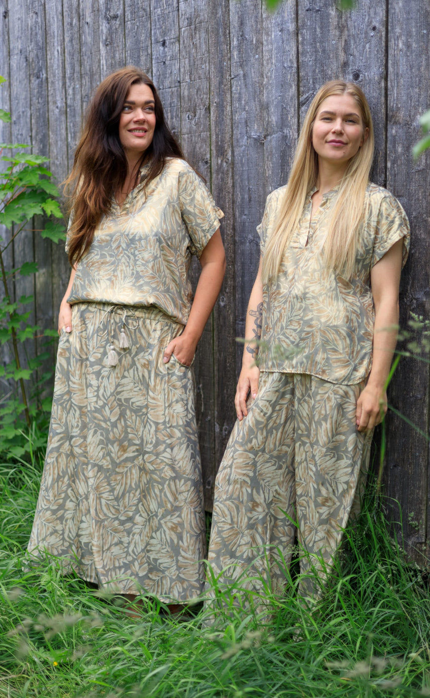 Black Colour Topp - Luna Andrea - Golden Sand