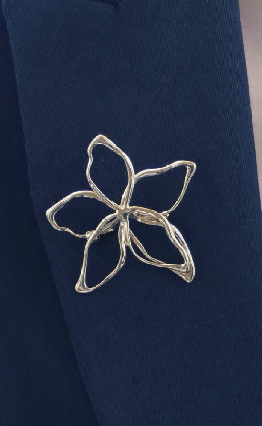 Smykkeli Copenhagen Broche - Flower - Gold Colour