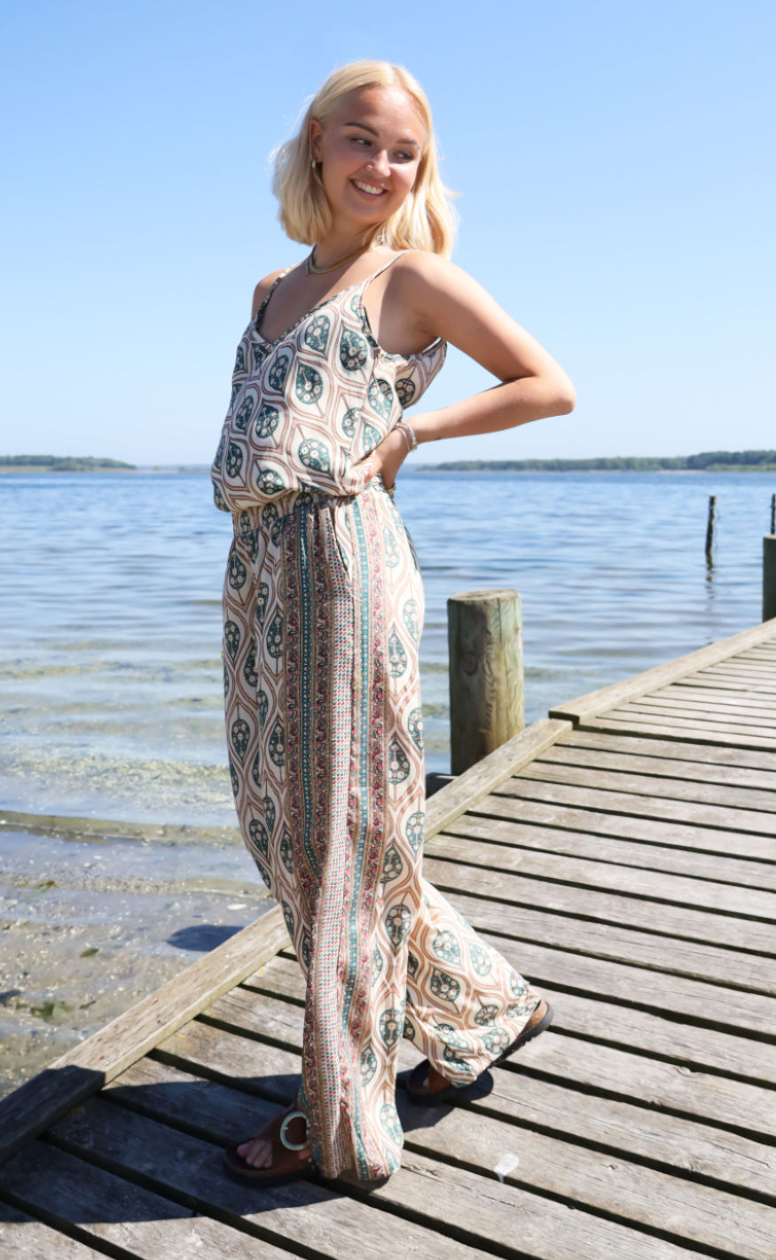Black Colour Jumpsuit - Luna Ella - Tulip Latte