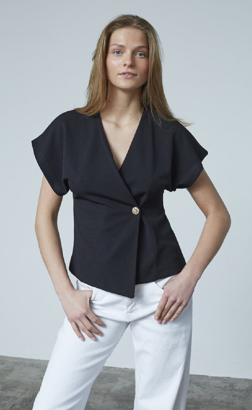 Sisters Point Vest - Gevela-VE - Black