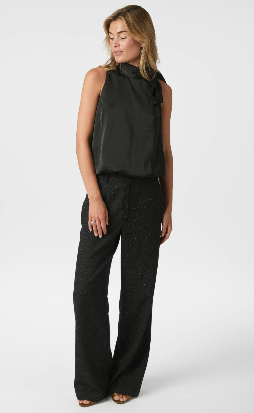 Neo Noir Topp - Veda Drapy - Black