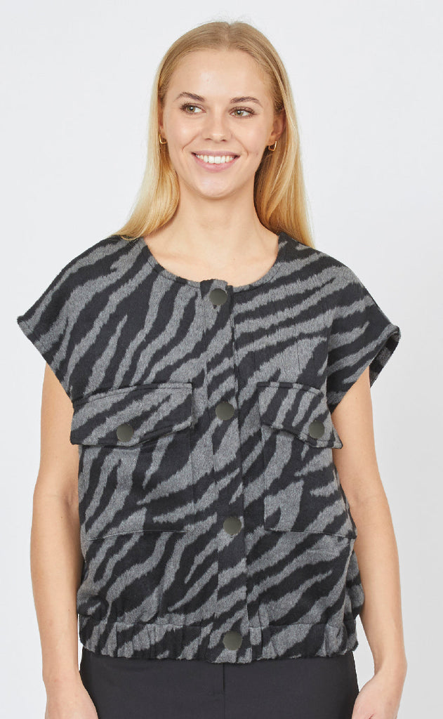 Sisters Point Vest - Geri-VE2 - Black/Grey