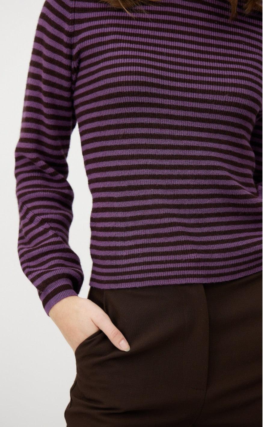 A-View Bluse - Violet Knit Blouse - Lavender/Brown