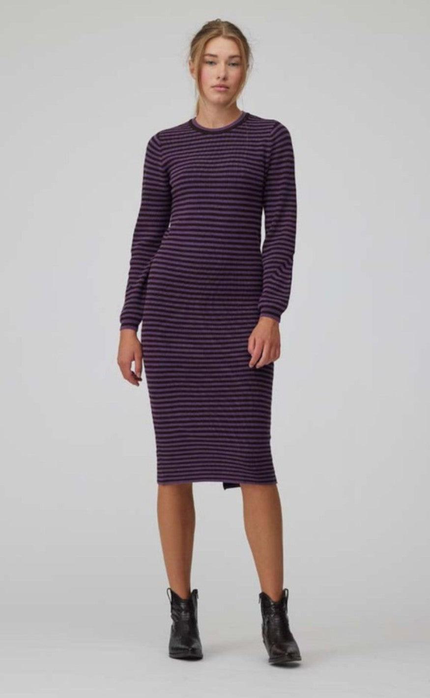 A-View Kjole - Violet Knit Dress - Lavender/Brown