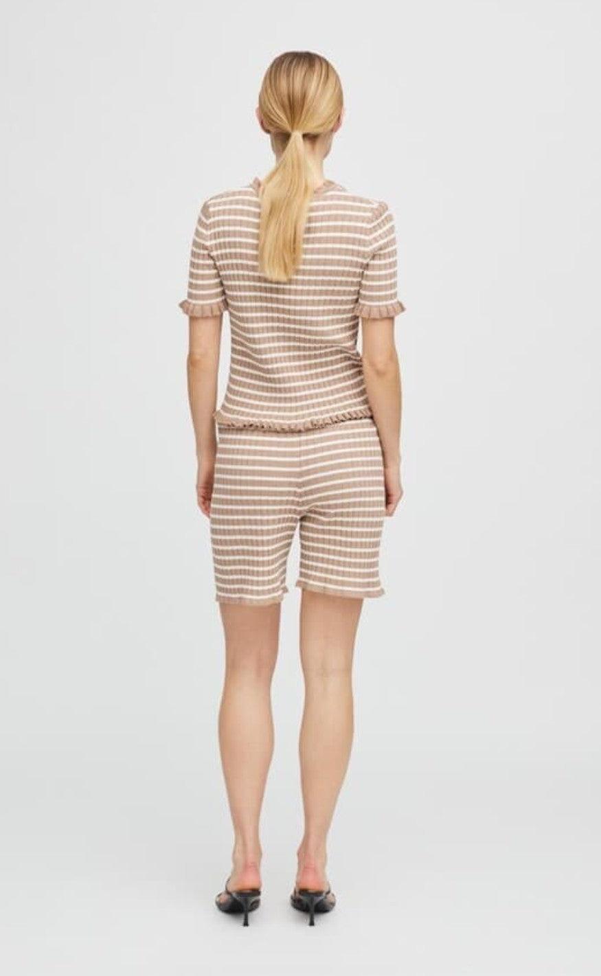 A-View Shorts - Sira - Camel/Off White