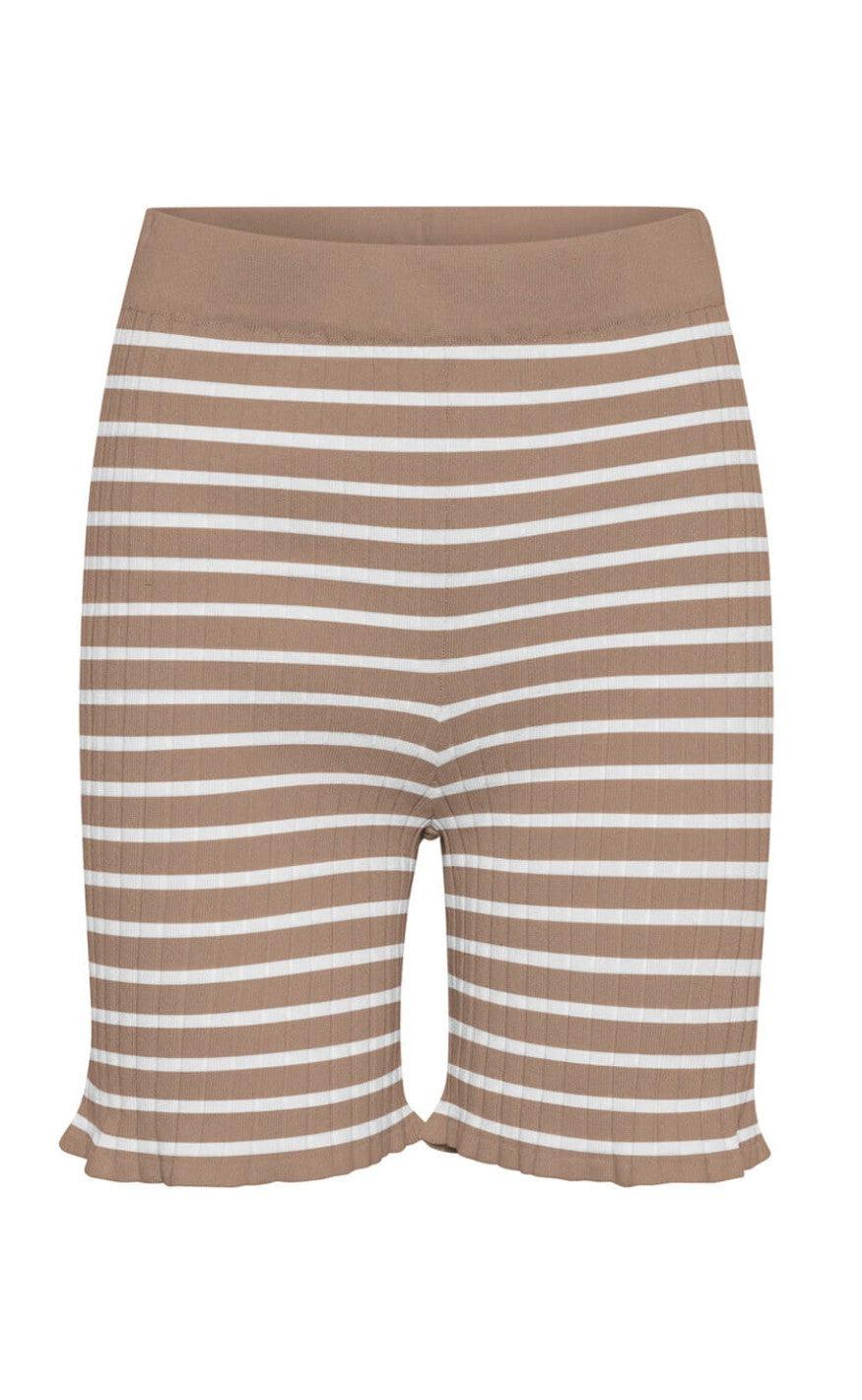 A-View Shorts - Sira - Camel/Off White