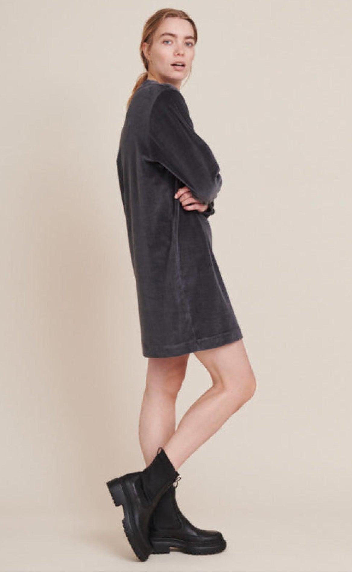 Basic Apparel Kjole - Cindy - Blackened Pearl