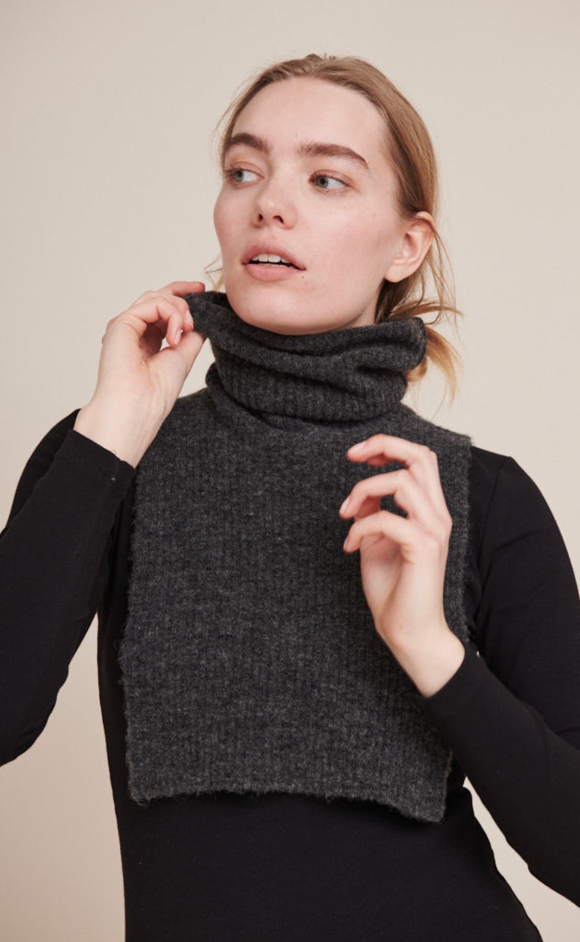 Basic Apparel Neck Warmer - Claudine - Dark Grey