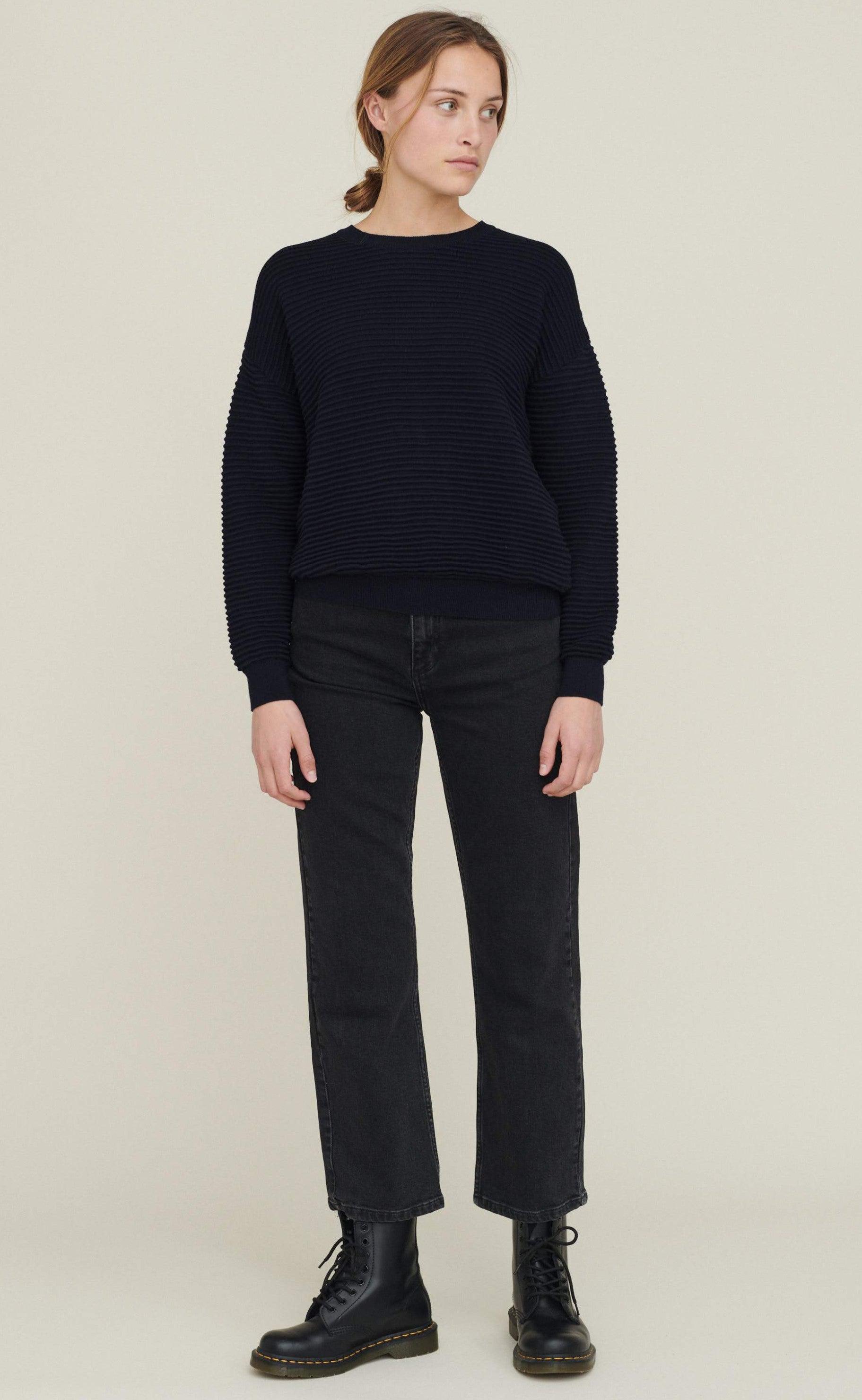 Basic Apparel Sweater - Ista - Black