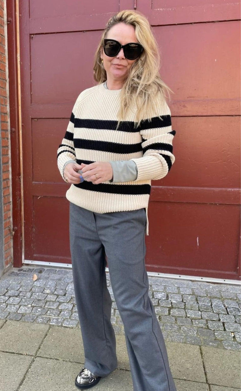 Basic Apparel Sweater - Sweety - Birch/Black