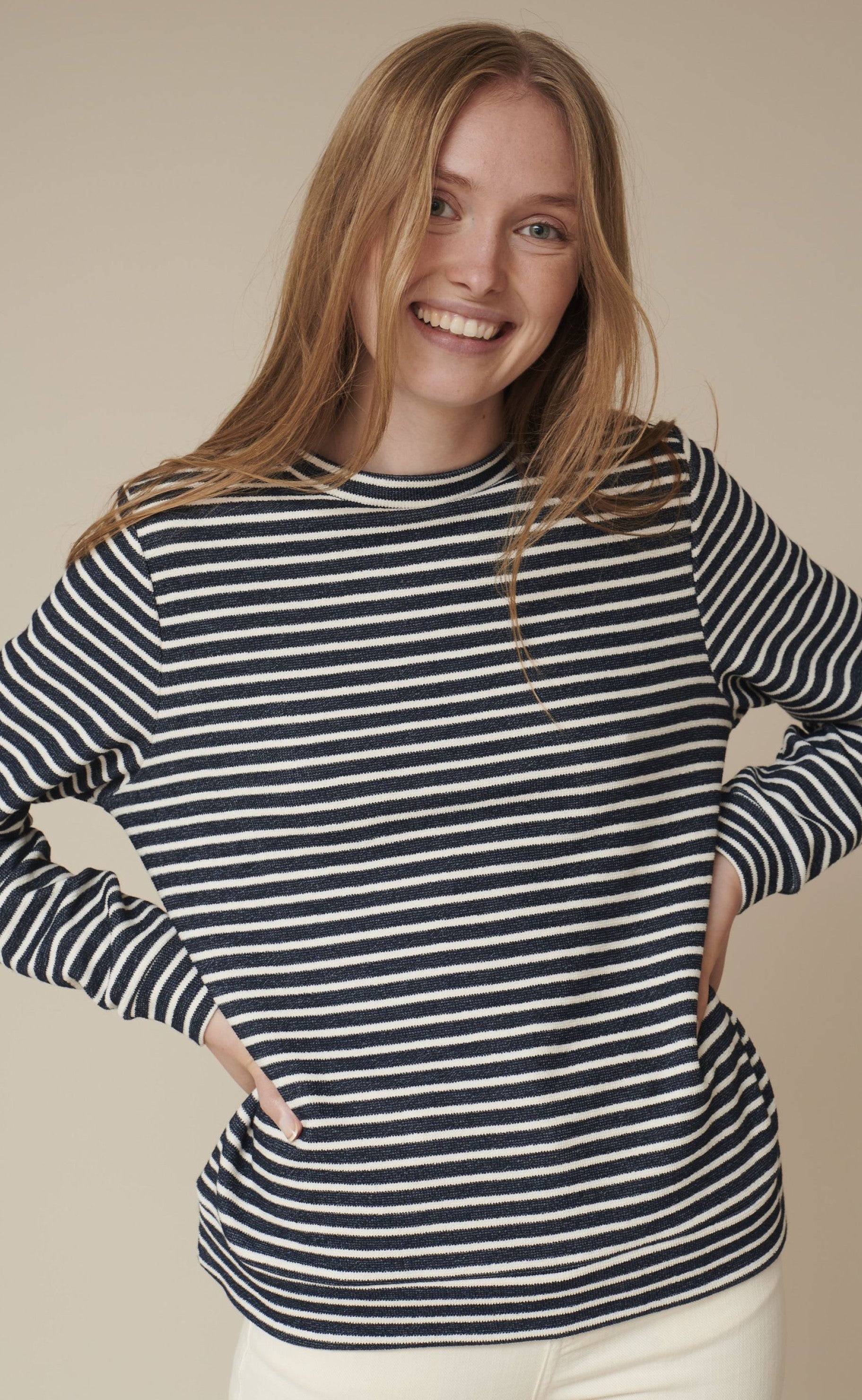 Basic Apparel Sweatshirt - Vendela - Navy / Off White