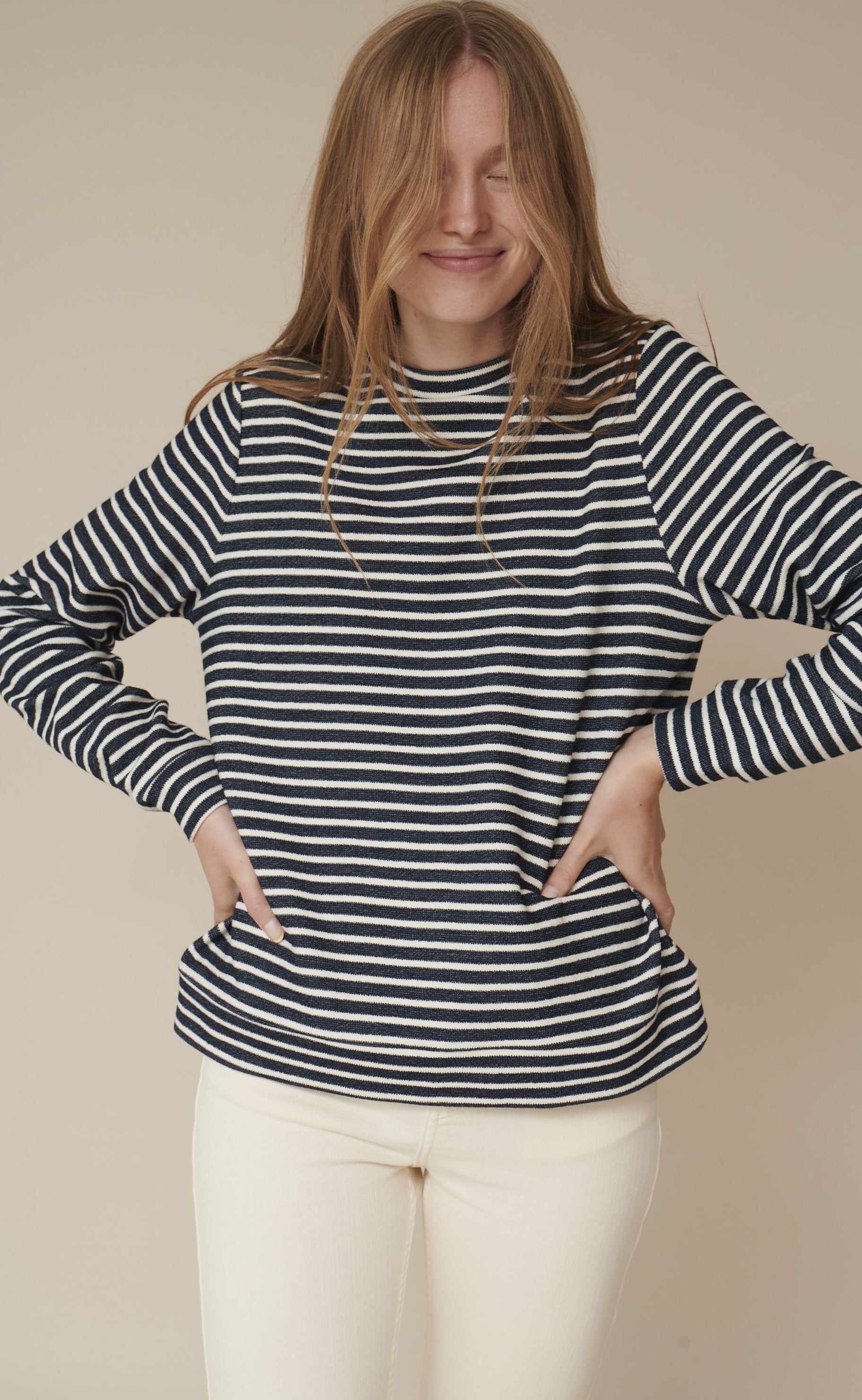 Basic Apparel Sweatshirt - Vendela - Navy / Off White