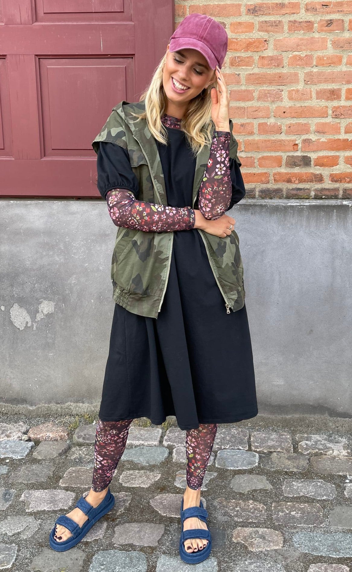 Black Colour Bluse - Annie Mesh - Winter Floral