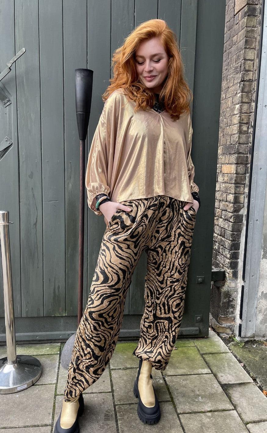 Black Colour Bluse - Gabrielle - Gold