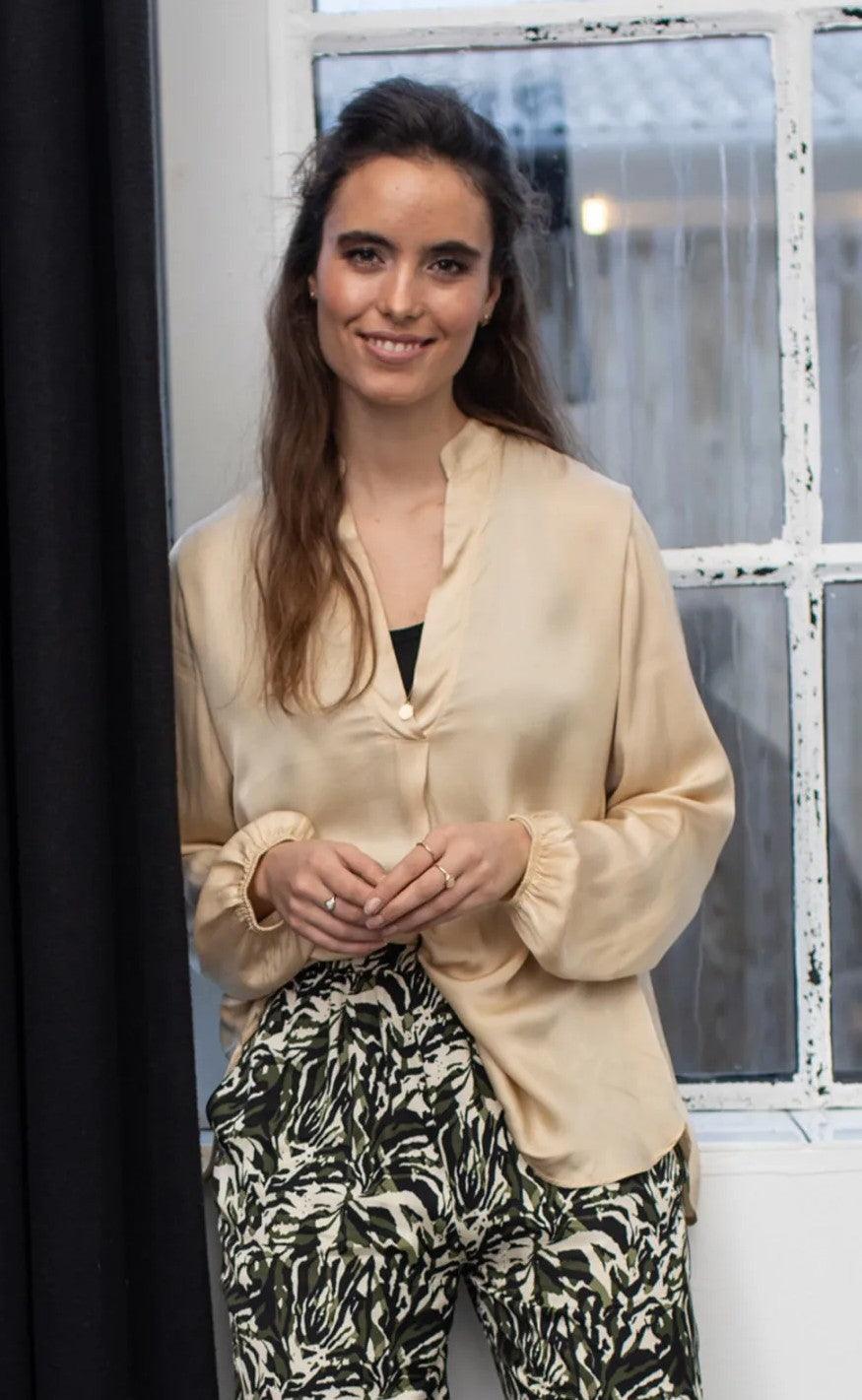 Black Colour Bluse - Vibella - Champagne