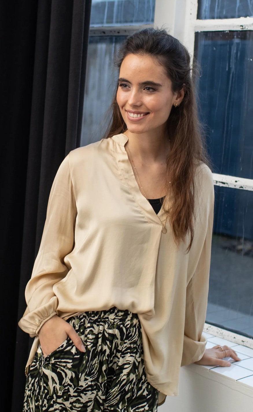 Black Colour Bluse - Vibella - Champagne