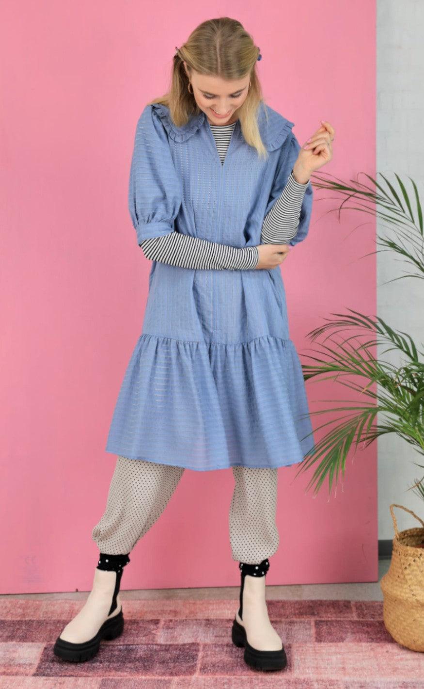 Black Colour Kjole - Dagny Midi - Blue