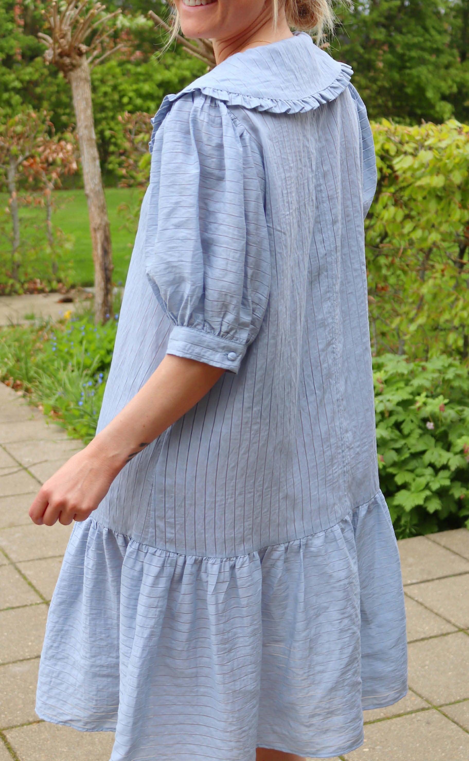 Black Colour Kjole - Dagny Midi - Blue