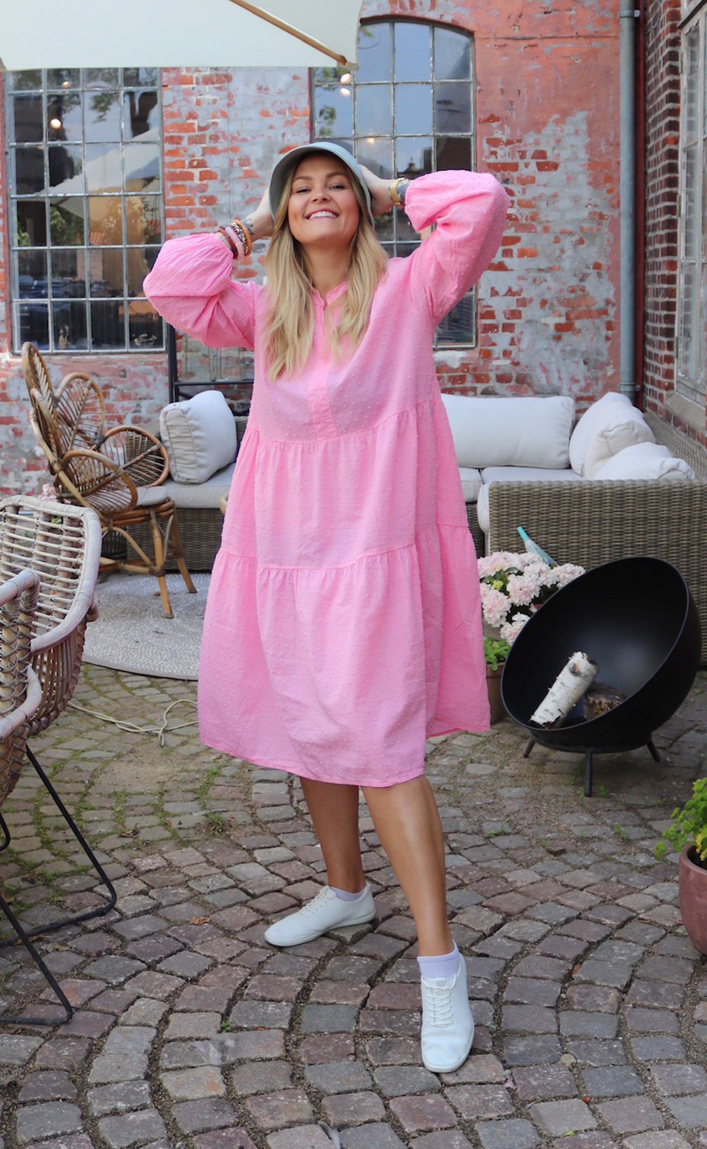 Black Colour Kjole - Frigg Short - Candy Pink