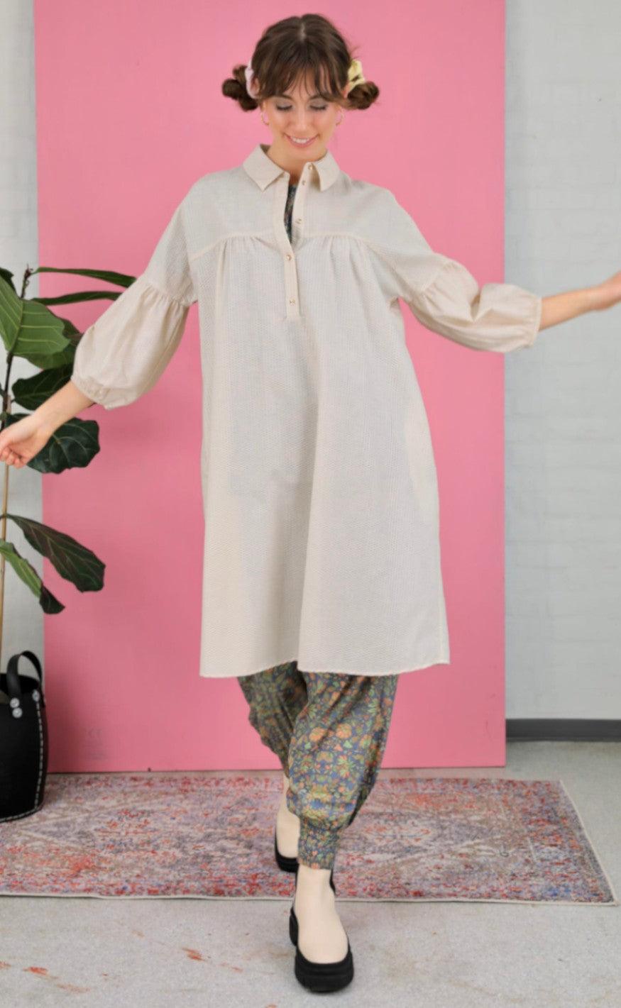 Black Colour Kjole - Indy Midi - Cream