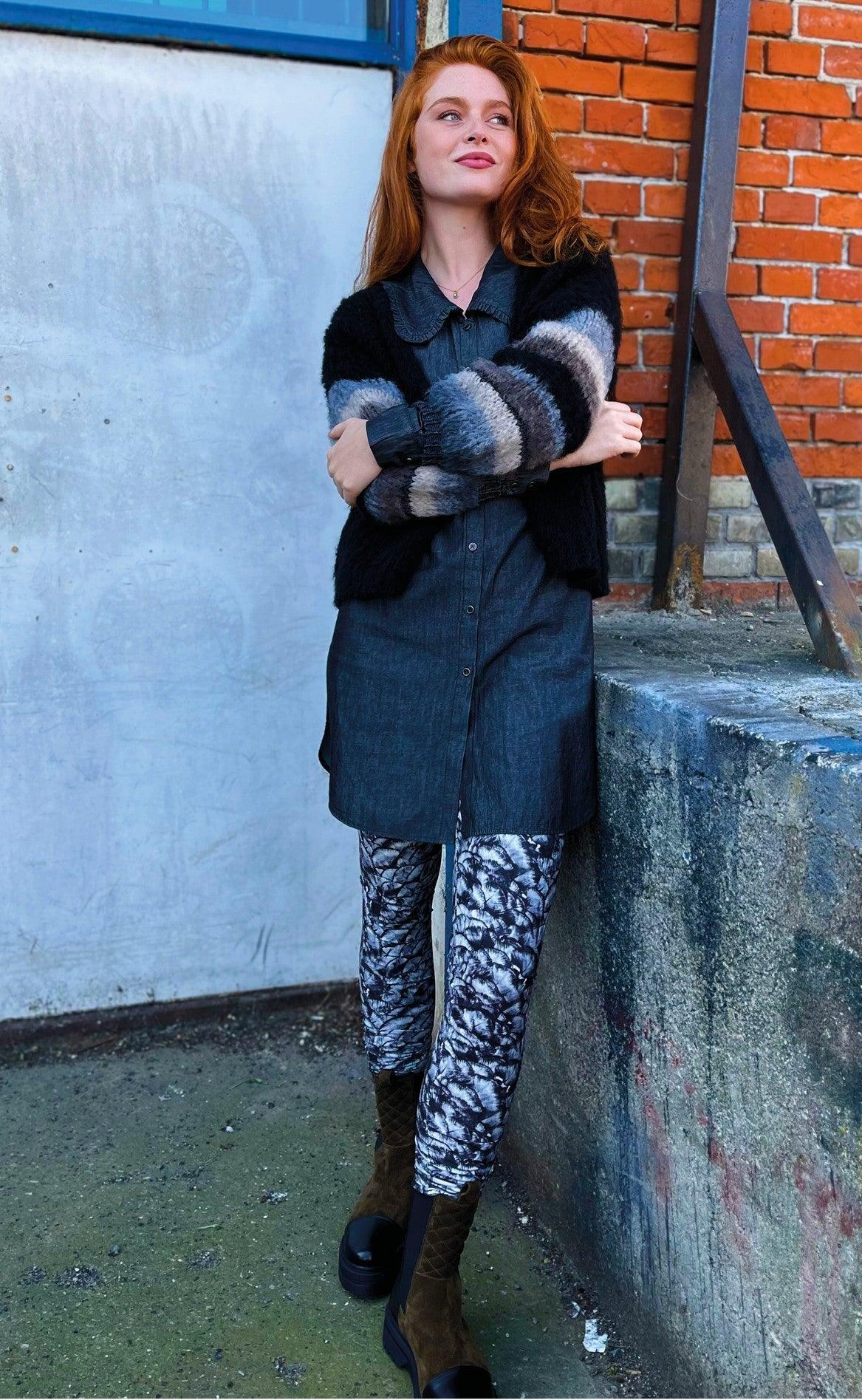 Black Colour Leggings - Robyn Printed - Grey Fan