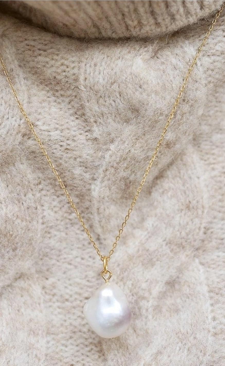 ENAMEL Copenhagen Halskæde - Baroque Pearl - Gold