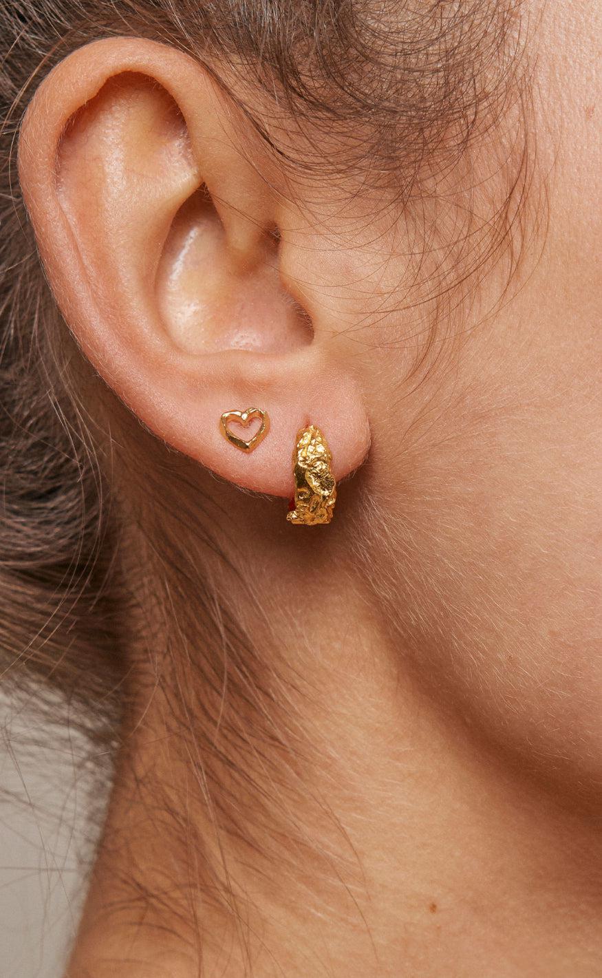 ENAMEL Copenhagen Øreringe - Studs Organic Heart - Gold
