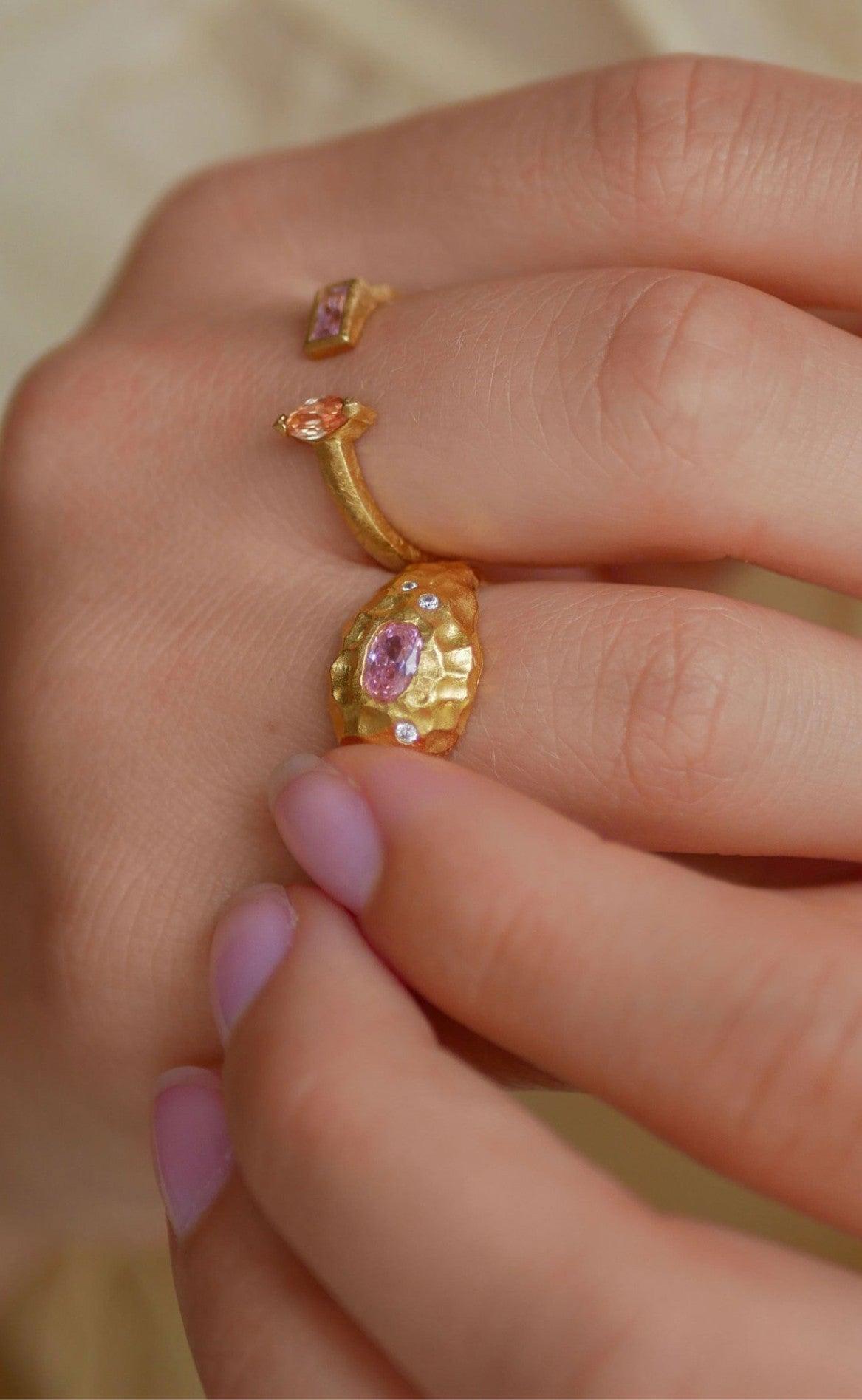 ENAMEL Copenhagen Ring - Isolde - Peach/ Light Pink