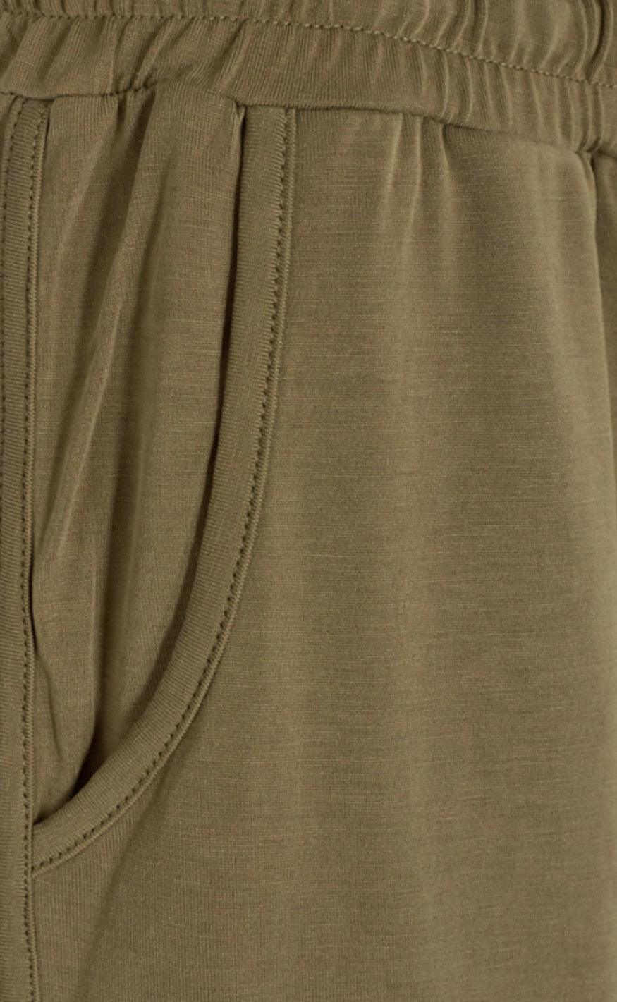 Freequent Shorts - Honey - Capers