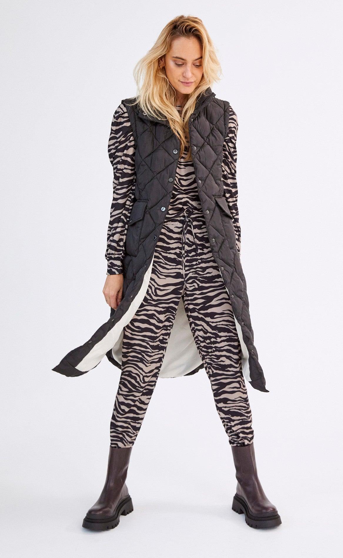 Freequent Vest - Olga Long - Black