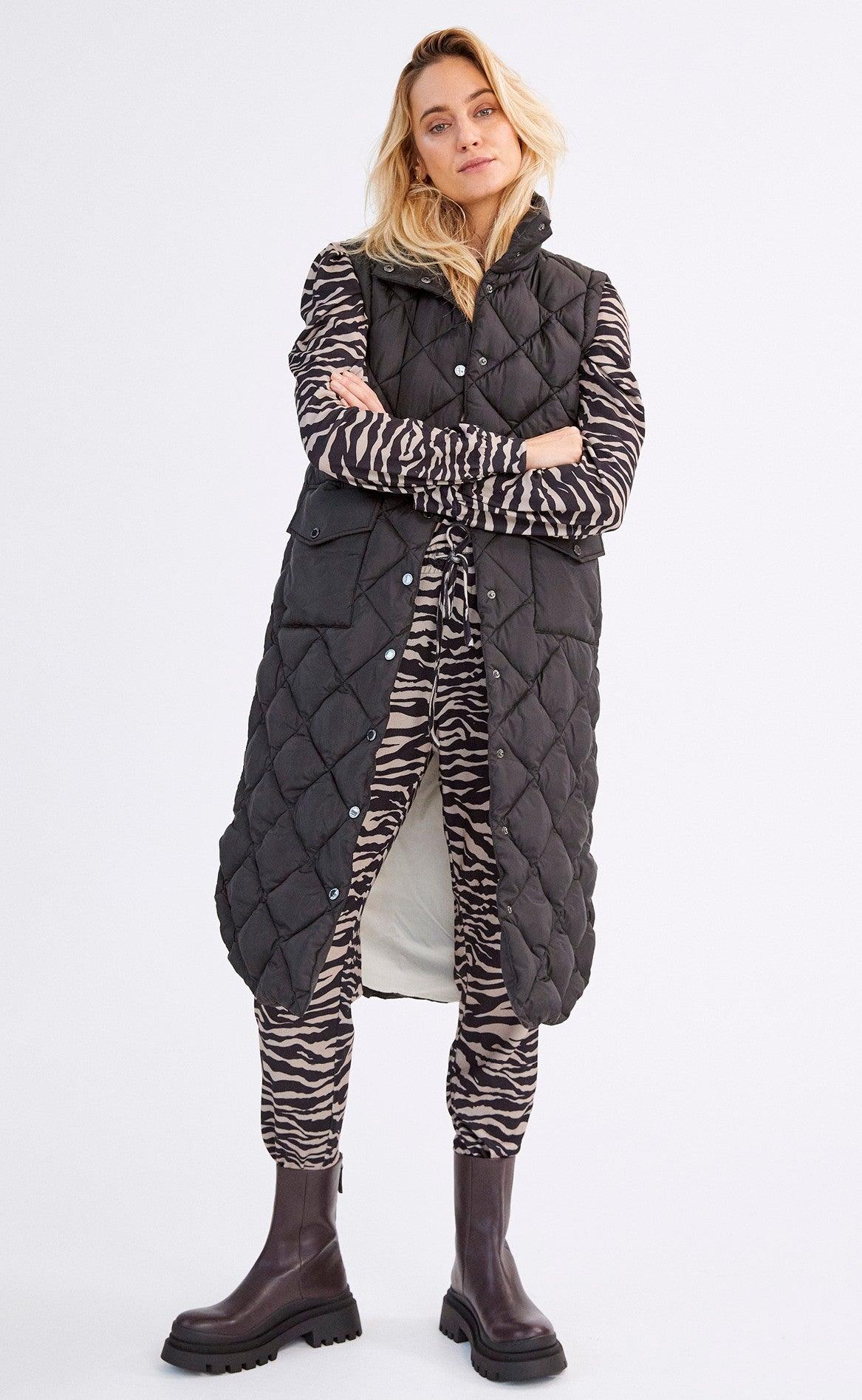 Freequent Vest - Olga Long - Black