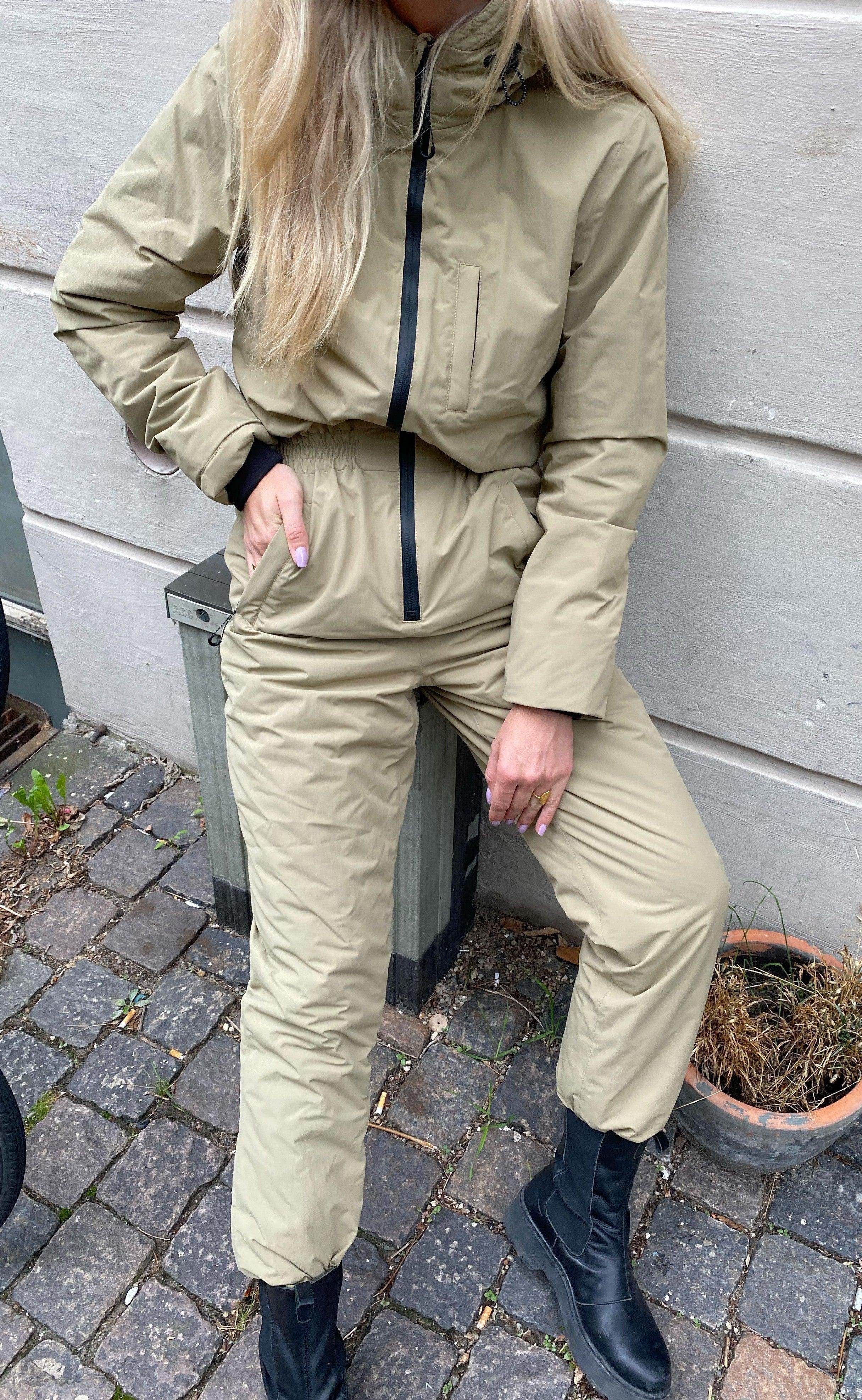 Global Funk Flyverdragt - Izabela - Dark Sand