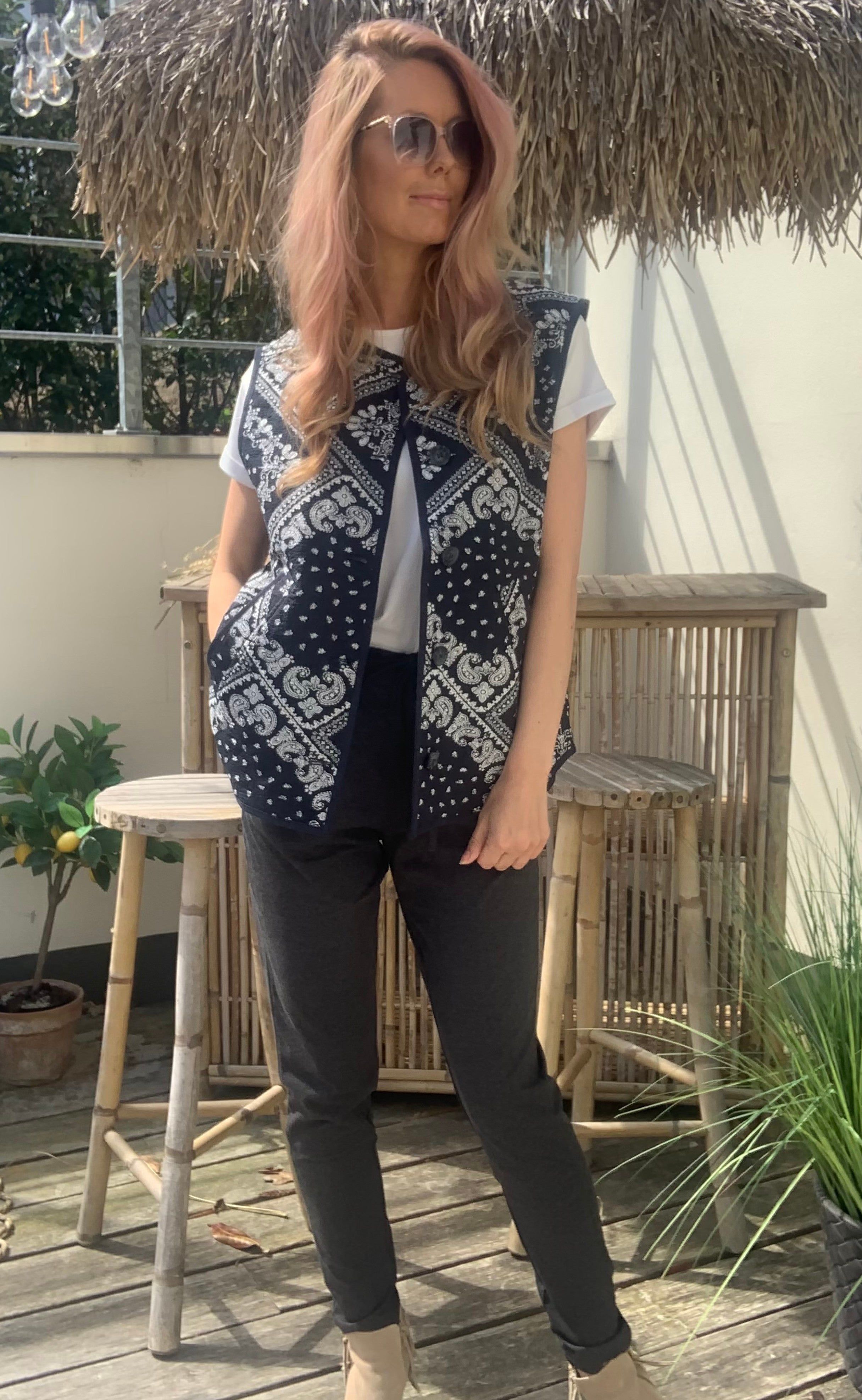 Global Funk Vest - Feeney - Dark paisley