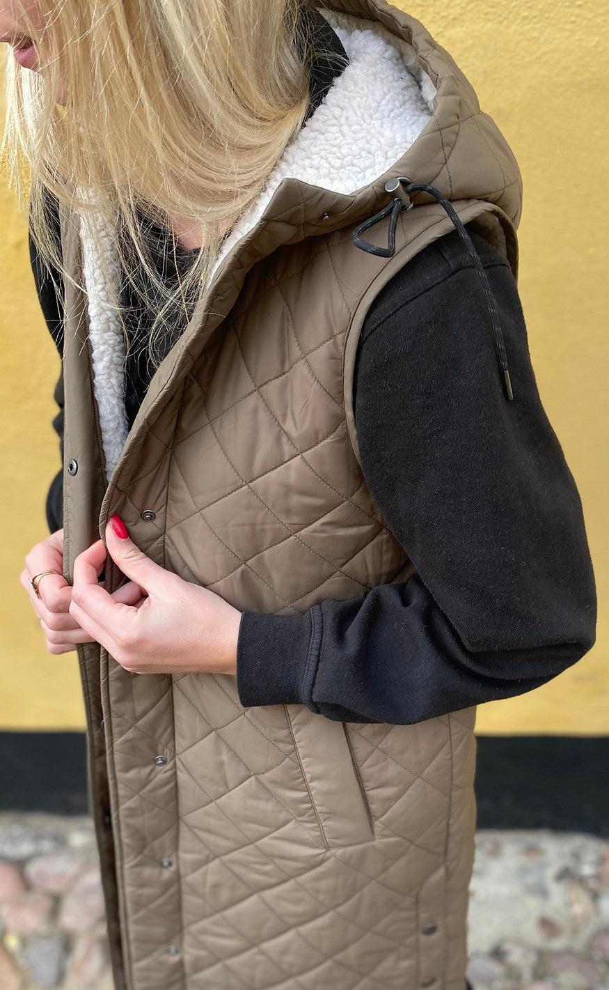 Global Funk Vest - Jace T Teddo - Greige