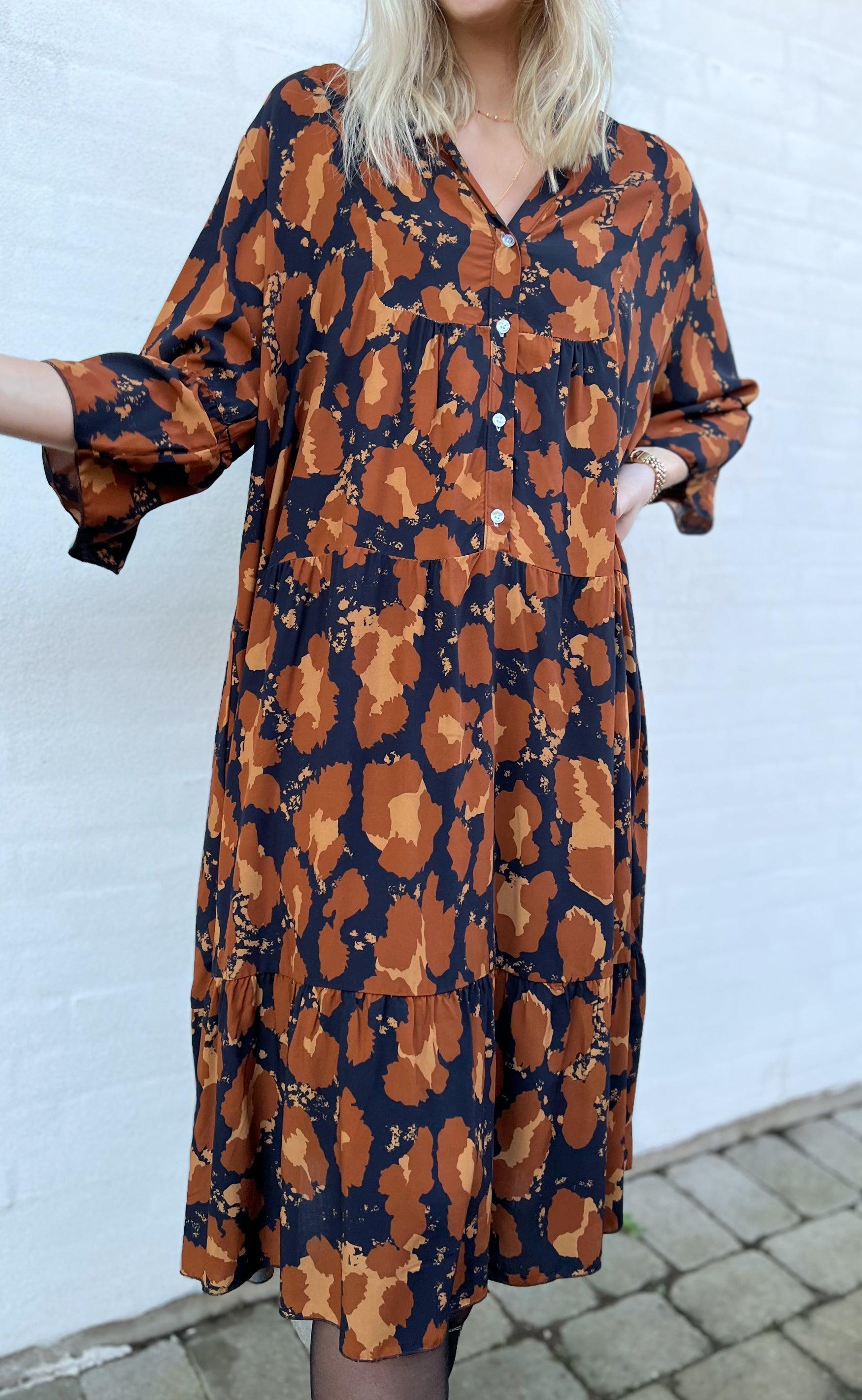 INA Copenhagen Kjole - Alva - Brown Leo