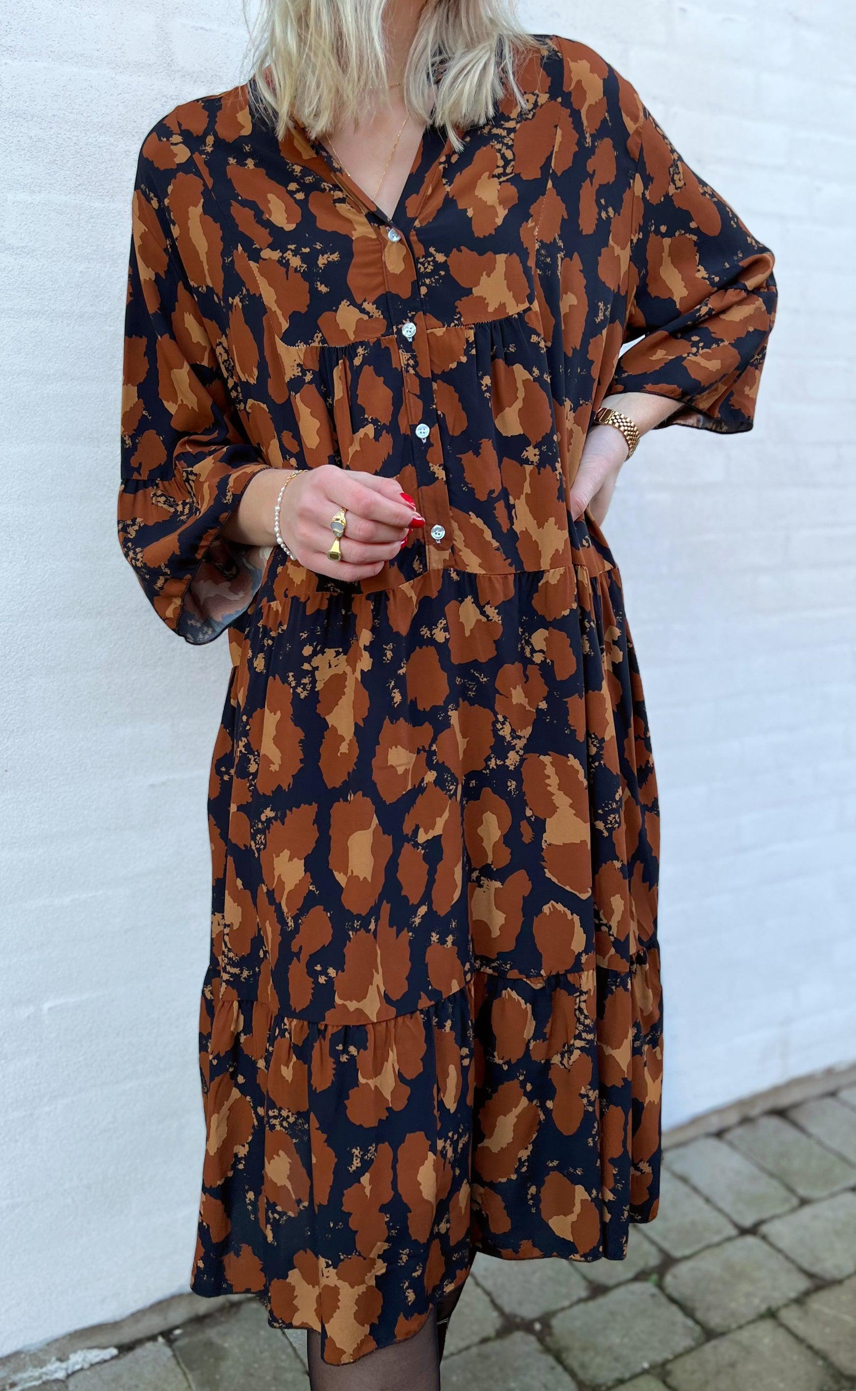 INA Copenhagen Kjole - Alva - Brown Leo