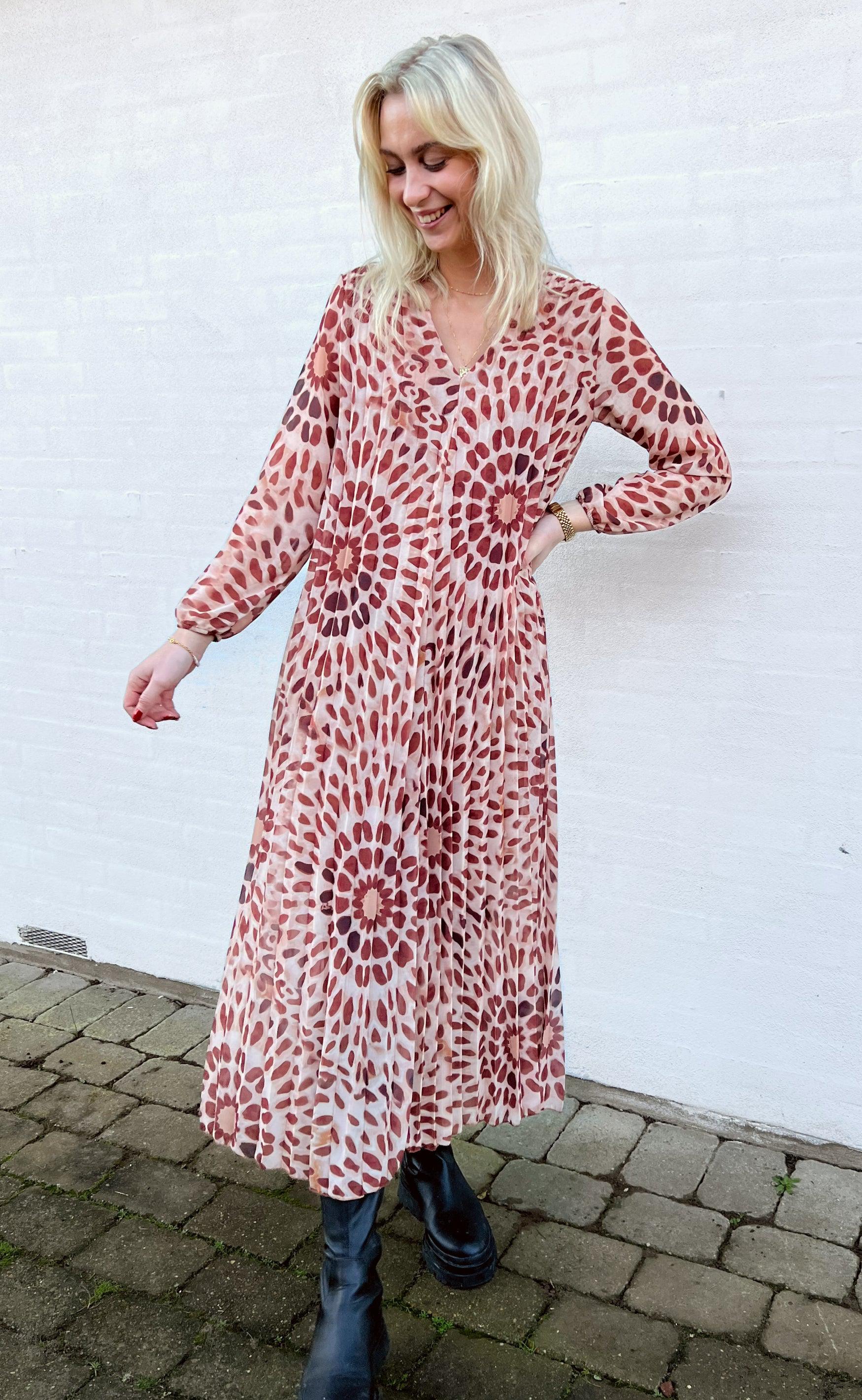 INA Copenhagen Kjole - Aya Plisse - Camel