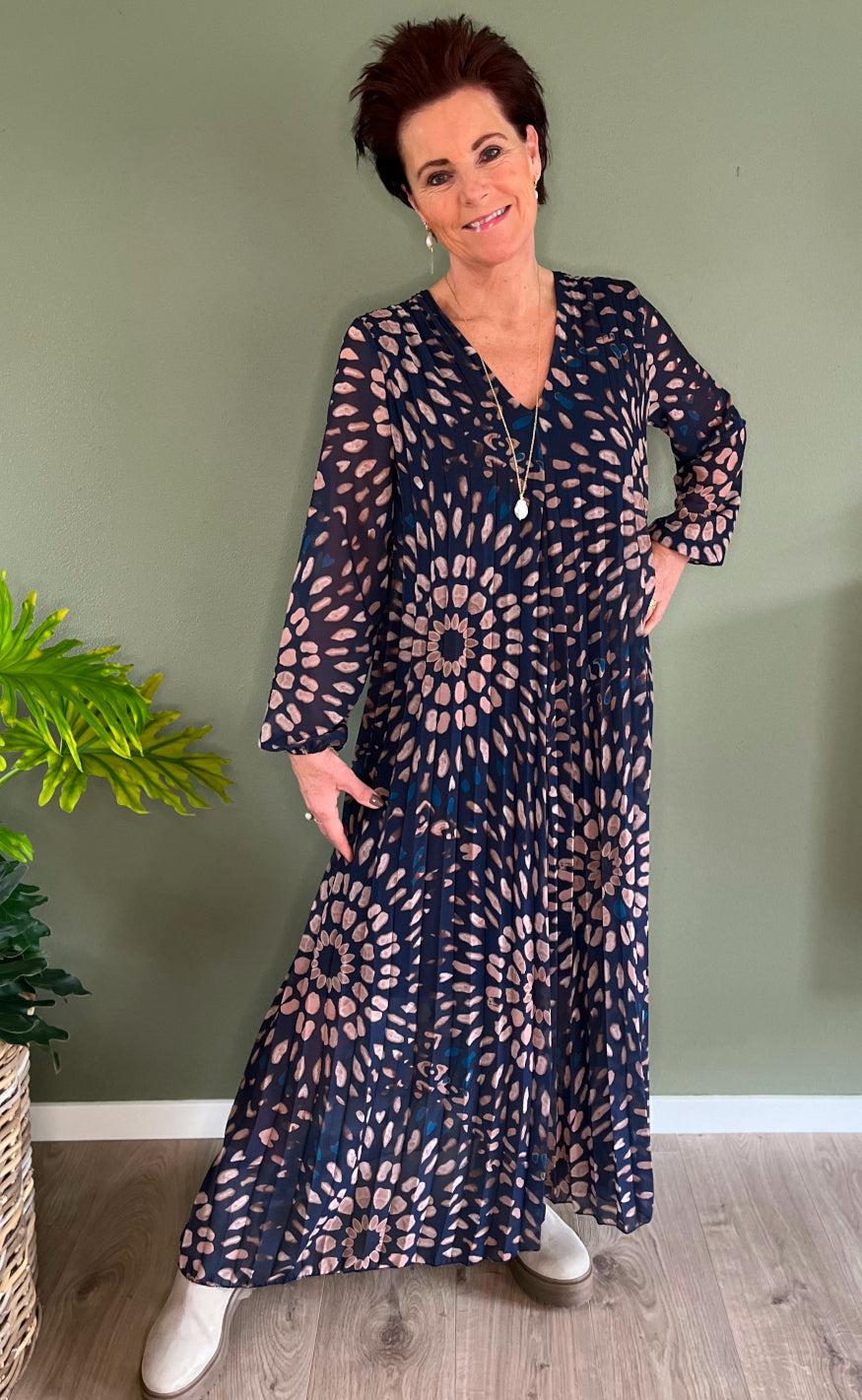 INA Copenhagen Kjole - Aya Plisse - Navy / Brown