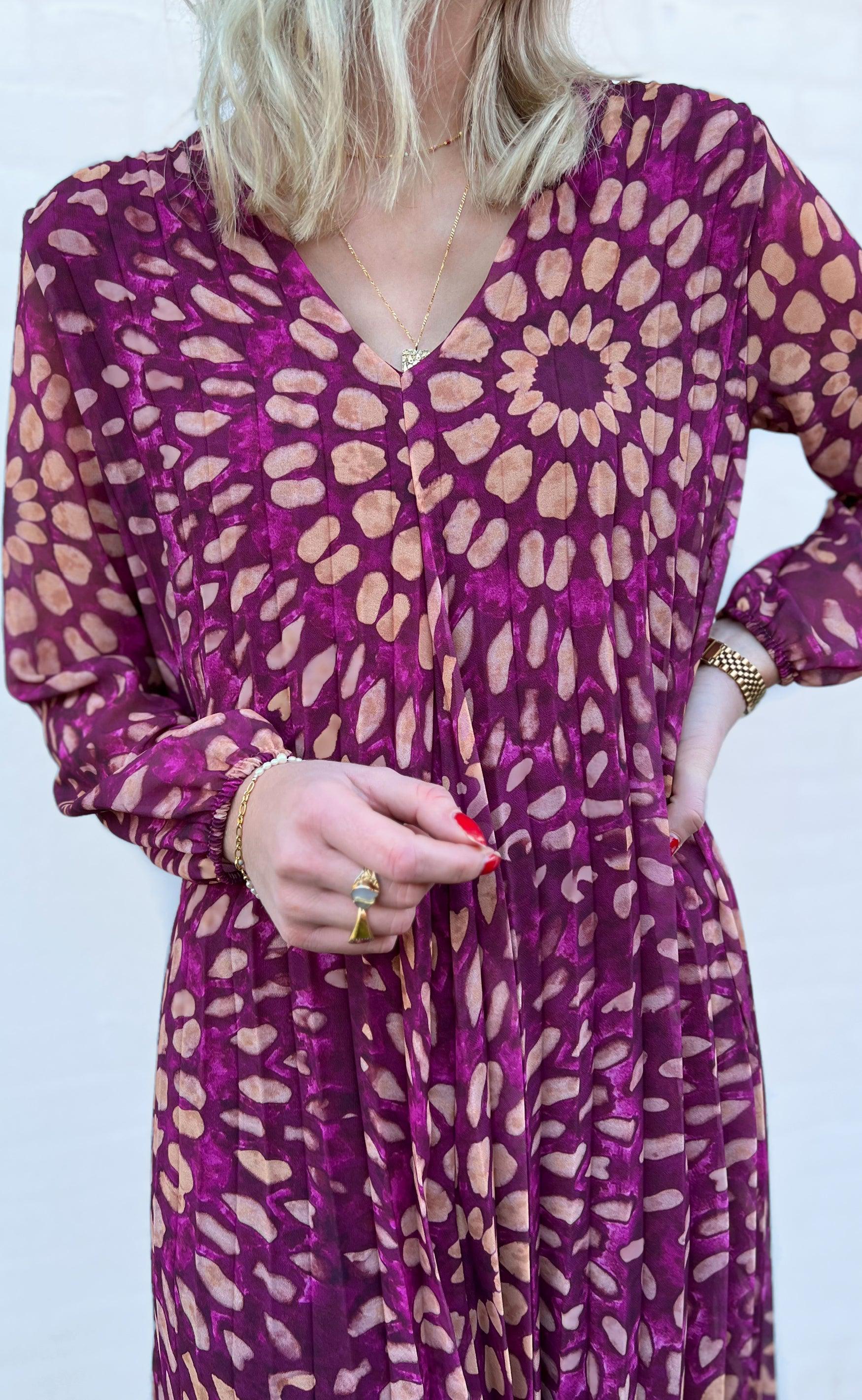 INA Copenhagen Kjole - Aya Plisse - Rosy / Camel