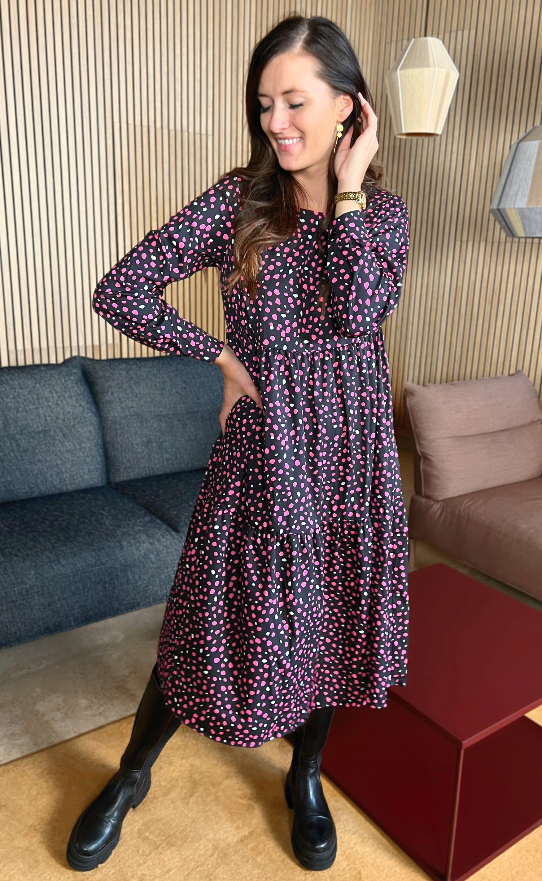 INA Copenhagen Kjole - Milan - Black W. Pink Dots