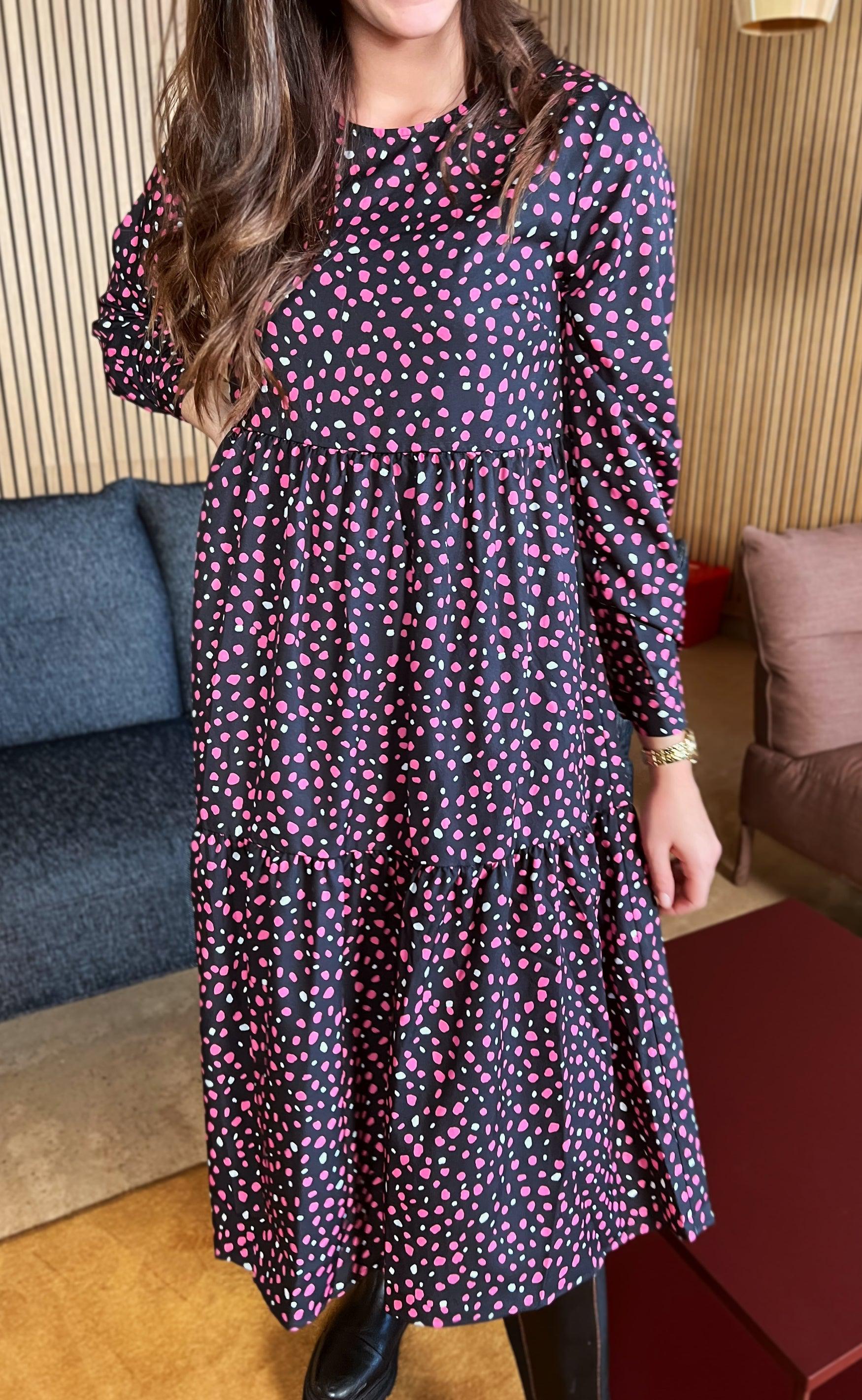 INA Copenhagen Kjole - Milan - Black W. Pink Dots
